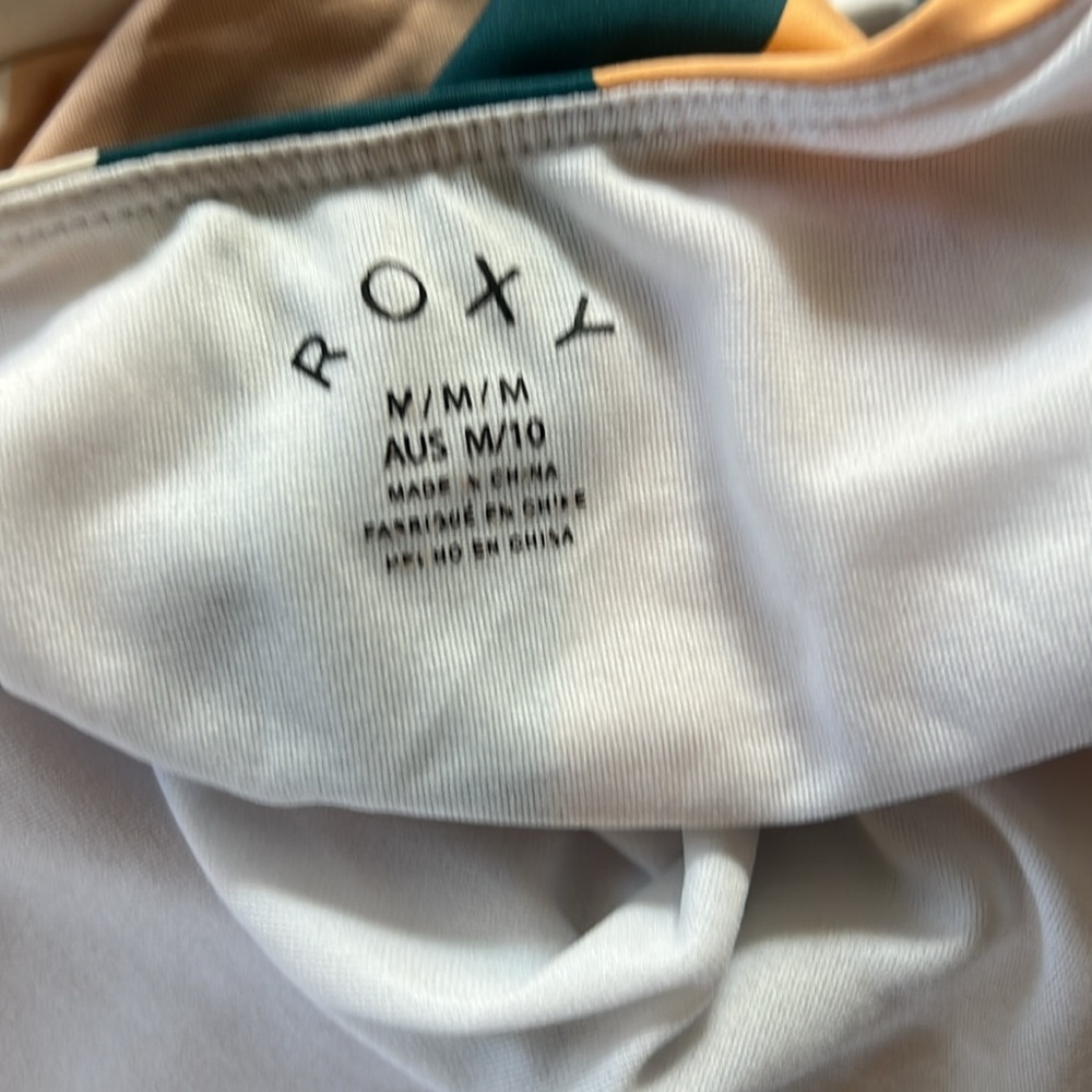 Women’s Roxy swimsuit - Picture 3 of 3